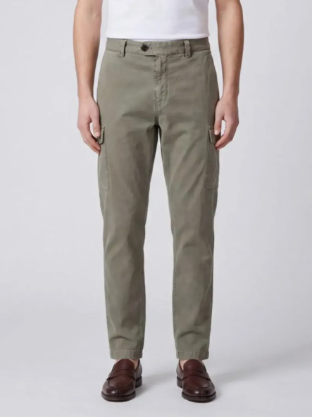Brunello Cucinelli Pantalone in gabardina di cotone smerigliato con tasche cargo - Militare